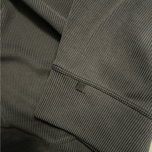 Lululemon “Softstreme” Cropped Oversized Ribbed Crewneck - Picture 9 of 9